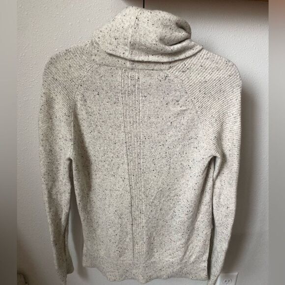 WOMENS OVERSIZED ATHLETA SWEATER SIZE XXS - Picture 3 of 3